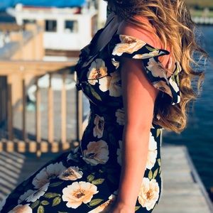 Forever 21 Contemporary Floral Jumpsuit 🌸